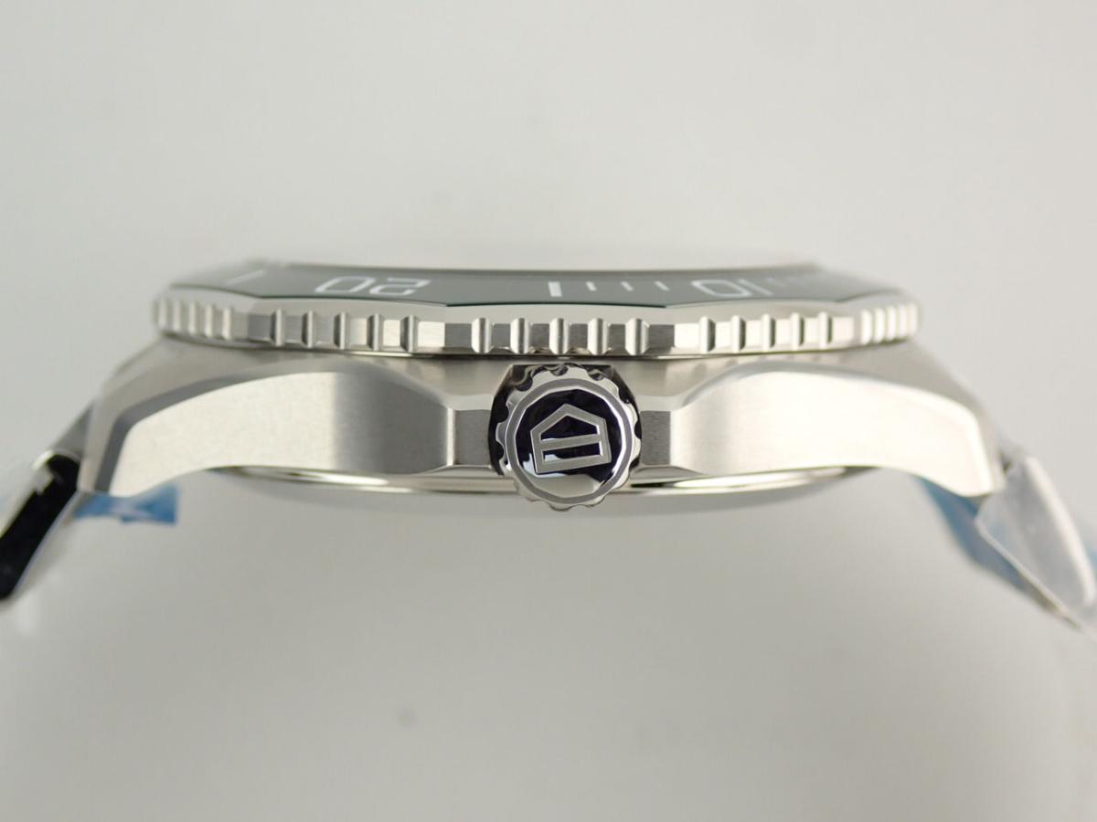タグホイヤー アクアレーサー WBP5116-BA0013 リューズ横