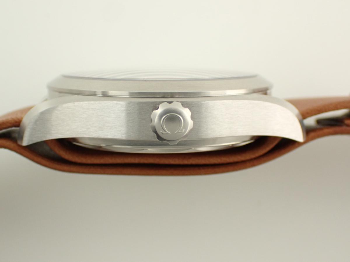 オメガ シーマスターアクアテラ 220.12.40.20.06.001 リューズ横