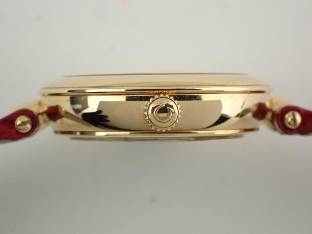 オメガ デ・ビル 424.53.27.60.55.001 リューズ横