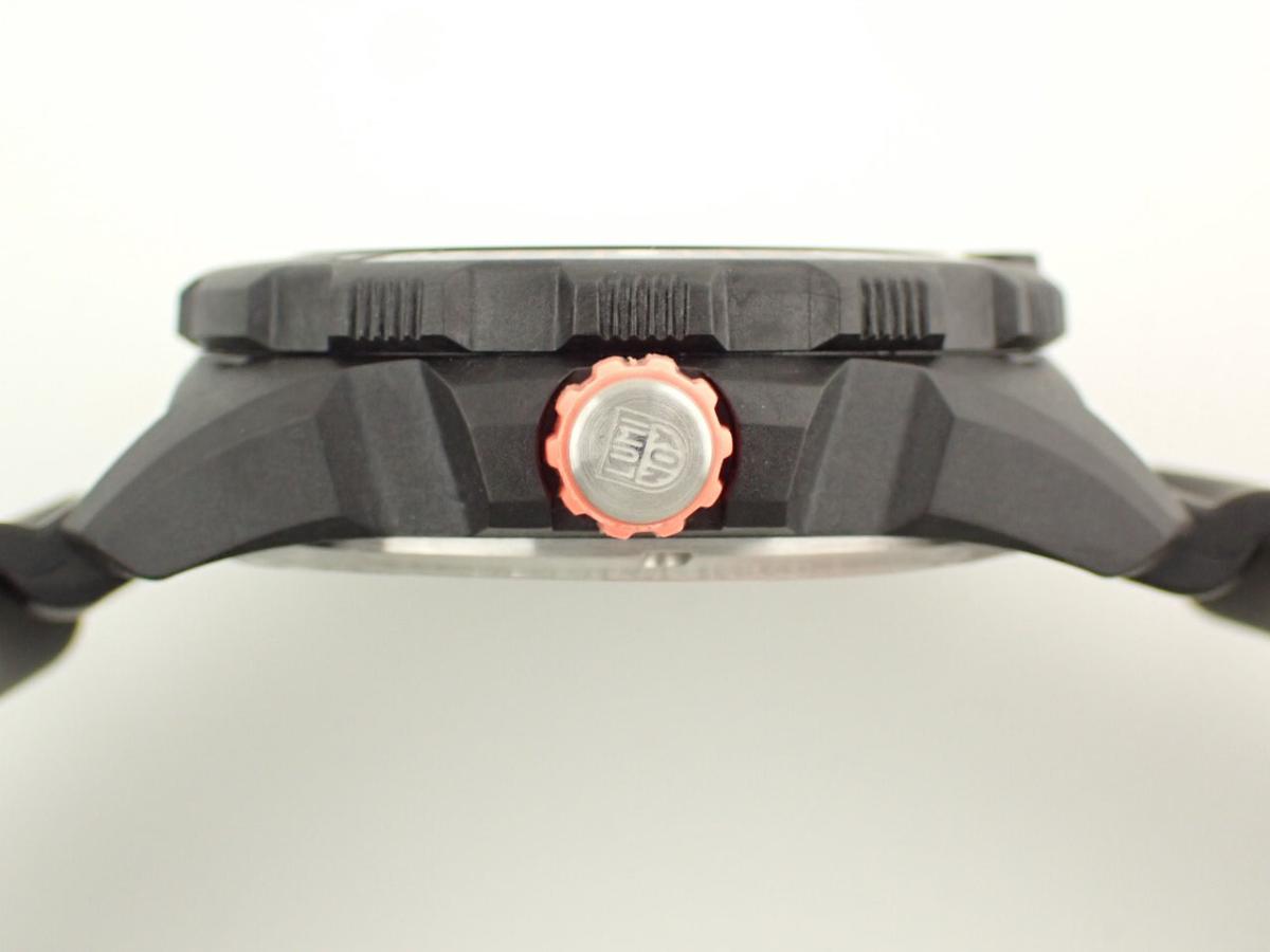 ルミノックス ベア・グリルス 3723 リューズ横