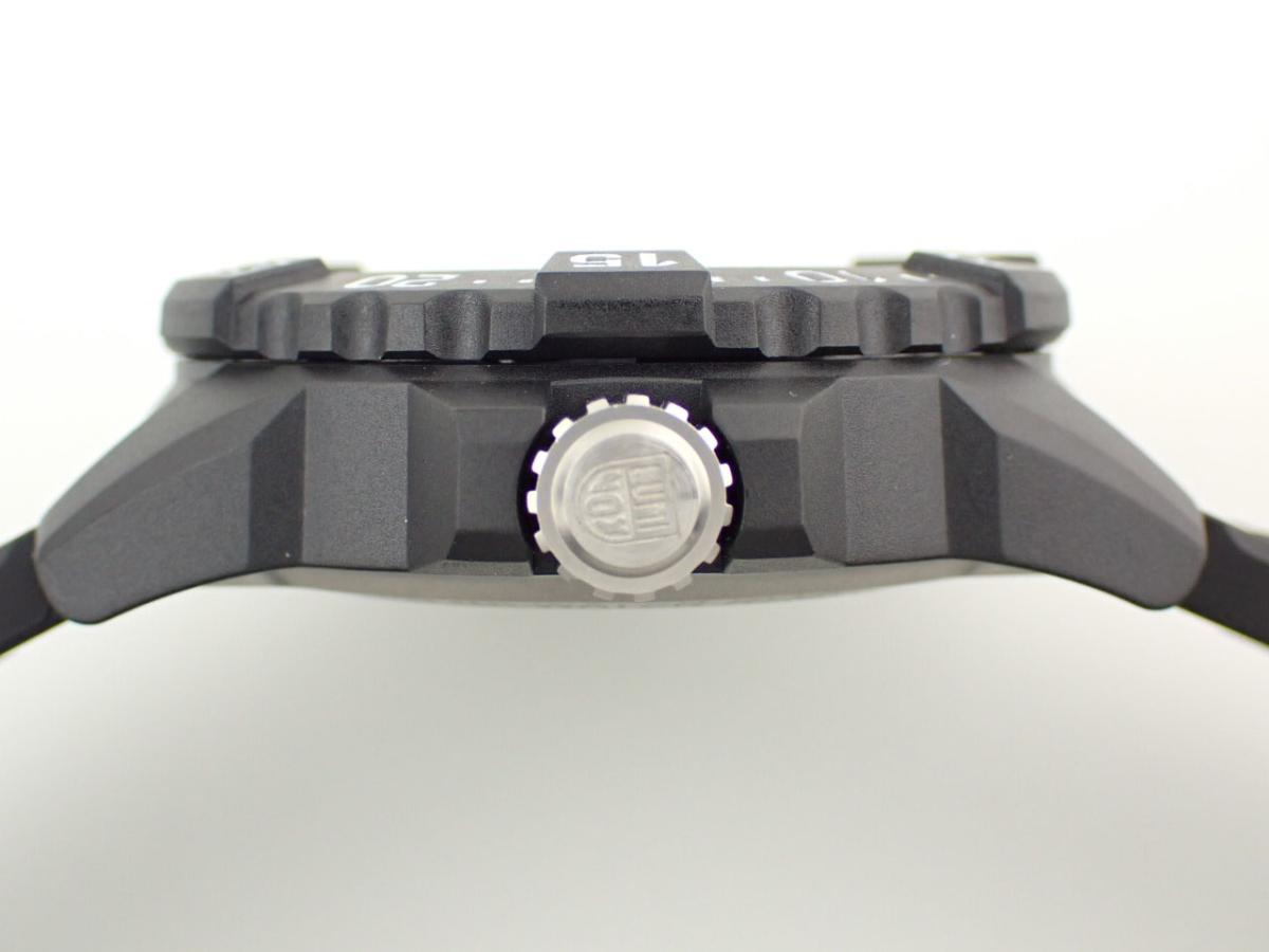 ルミノックス リミテッド 3501REDHAND リューズ横