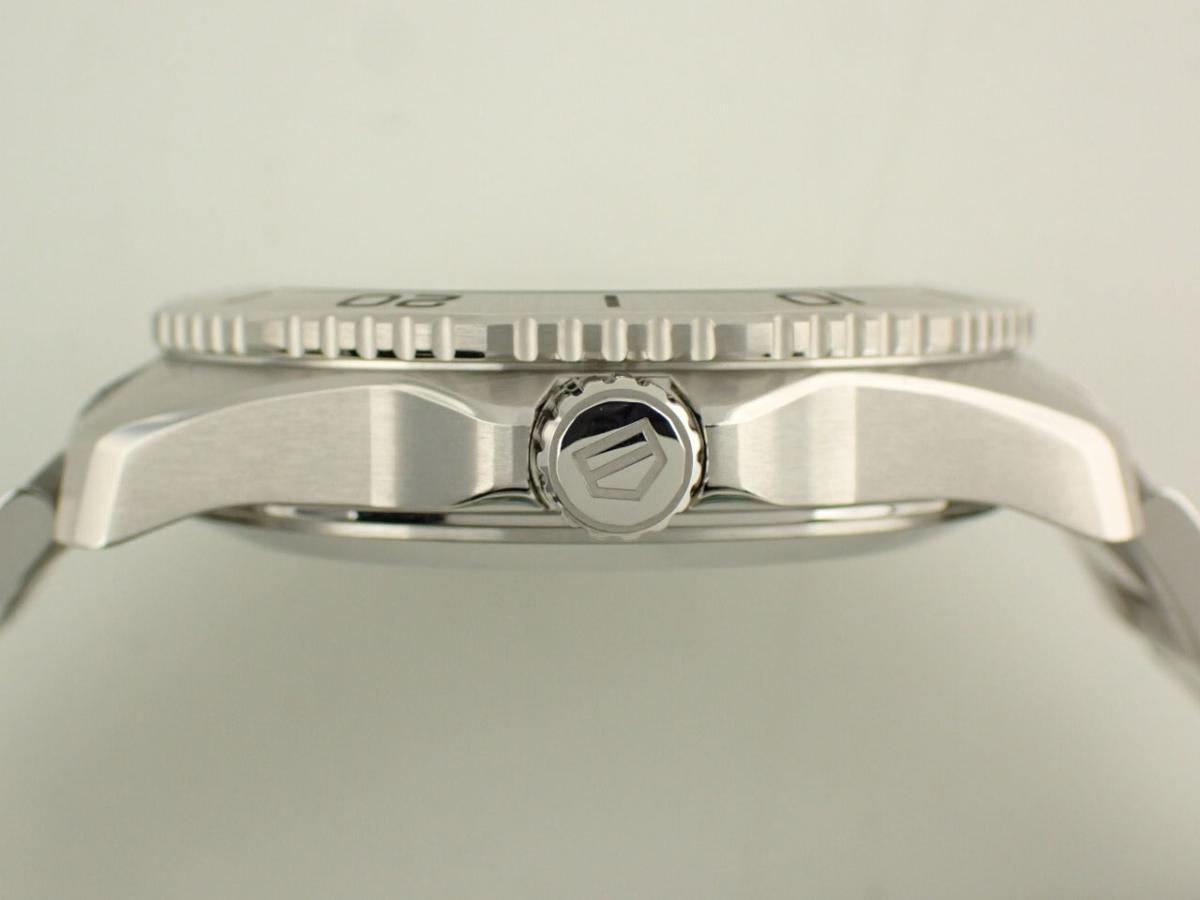 タグホイヤー アクアレーサー WBP2111.BA0627 リューズ横