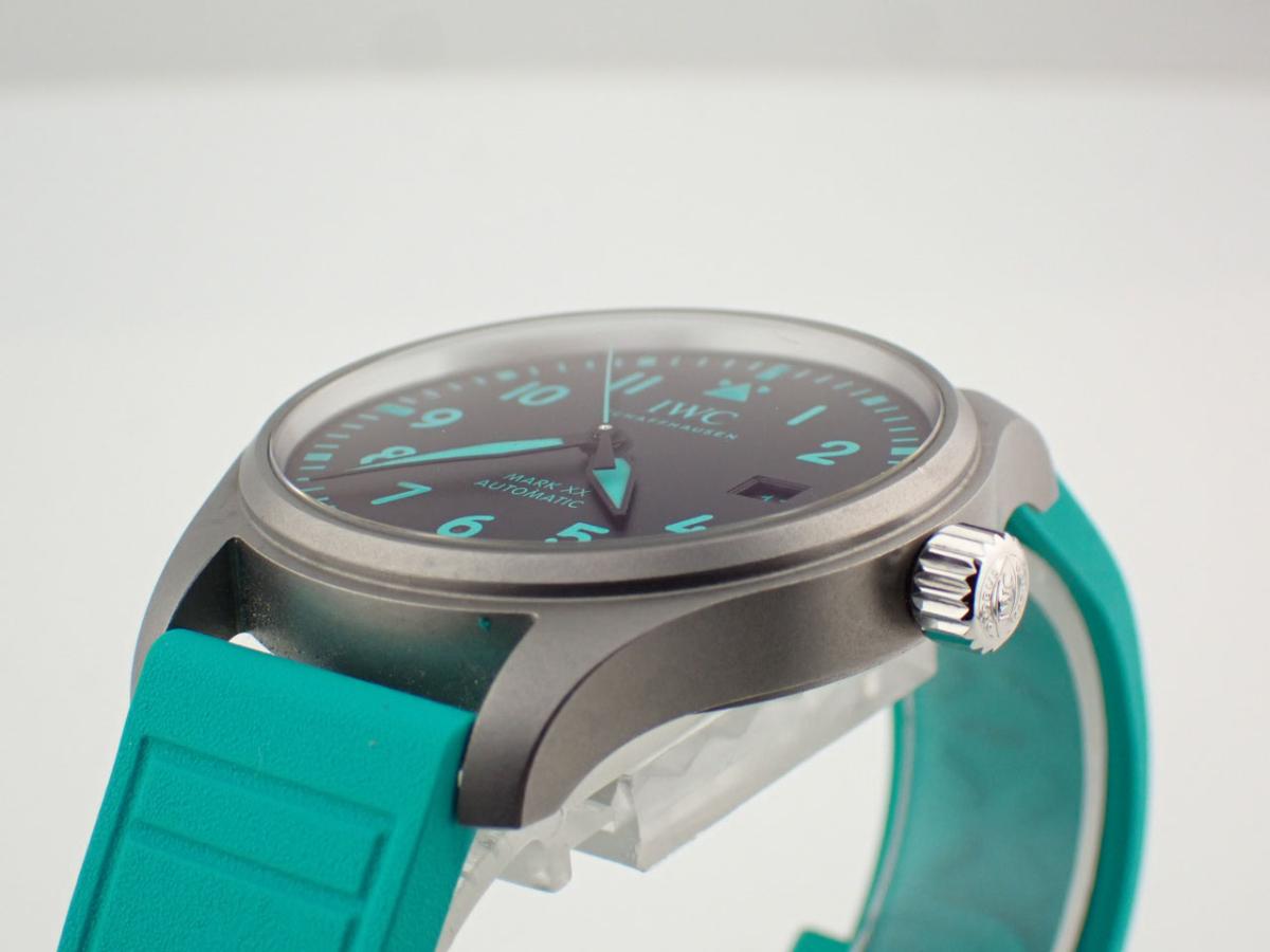 IWC パイロットウォッチ IW328210 ベゼル