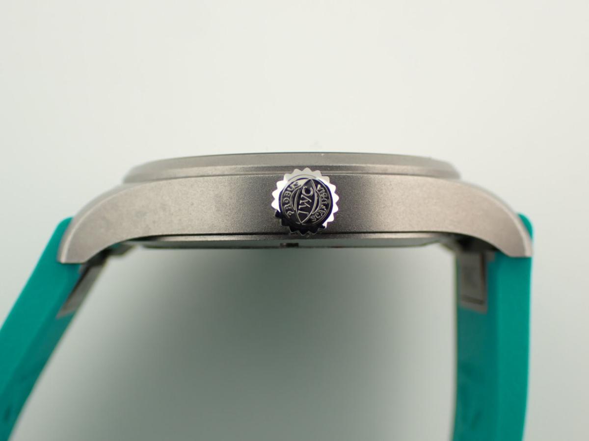 IWC パイロットウォッチ IW328210 リューズ横