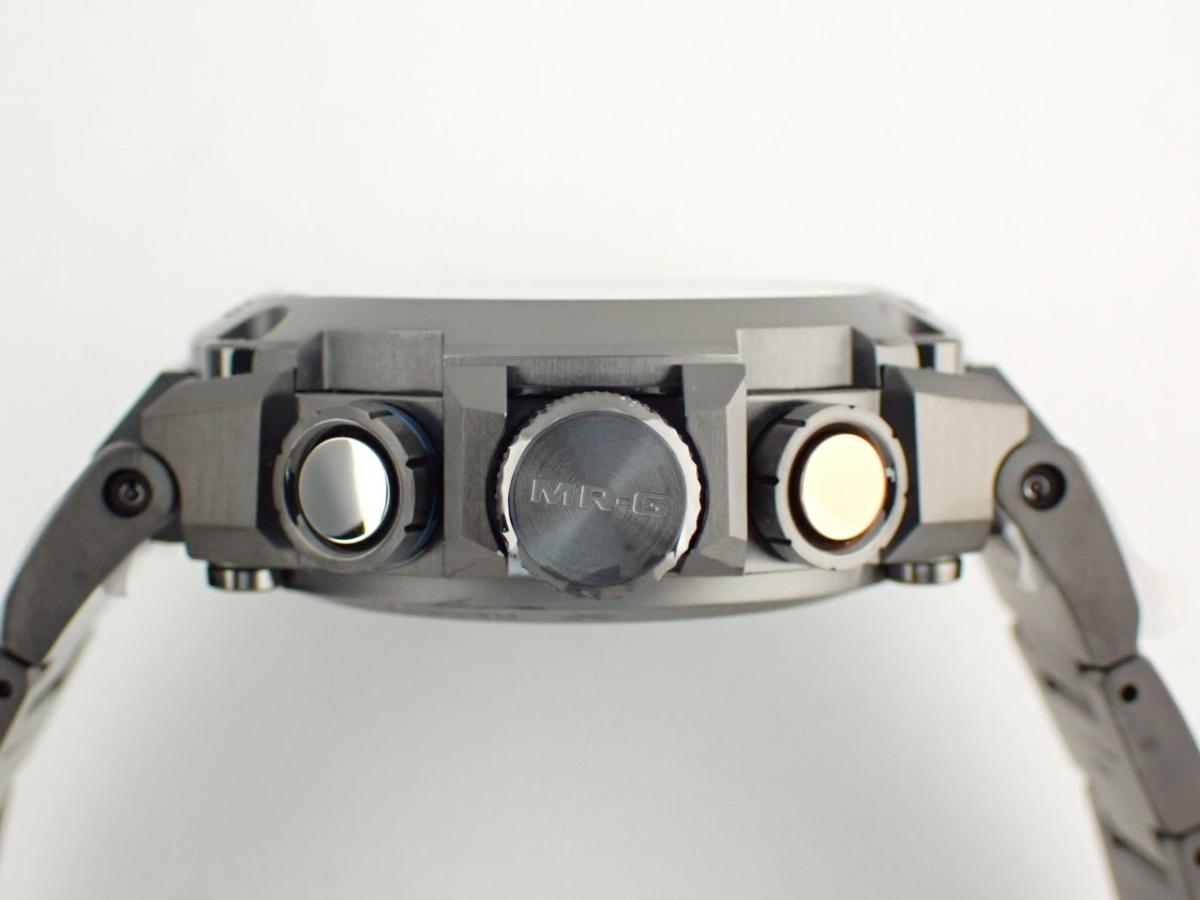 カシオ G-SHOCK MRG-B2000B-1A1JR リューズ横