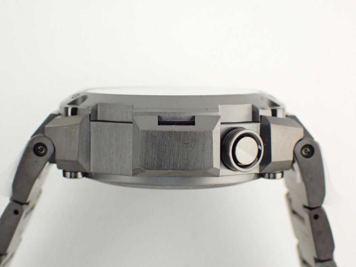 カシオ G-SHOCK MRG-B2000B-1A1JR 横
