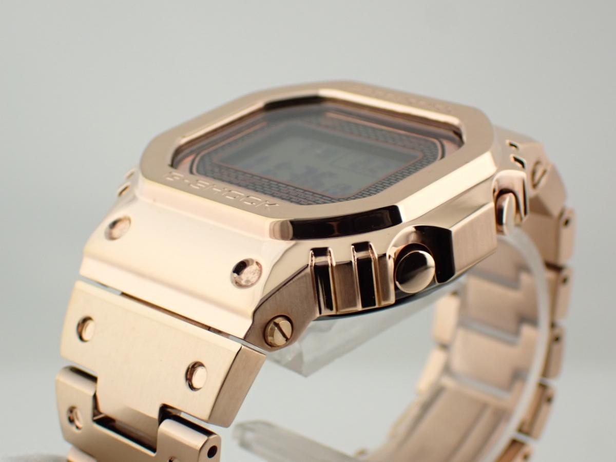 カシオ G-SHOCK GMW-B5000GD-4JF ベゼル
