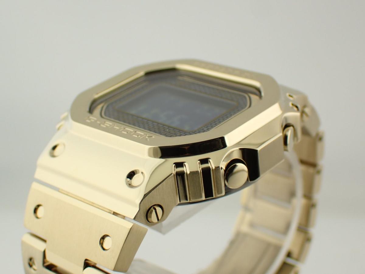 カシオ G-SHOCK GMW-B5000GD-9JF ベゼル
