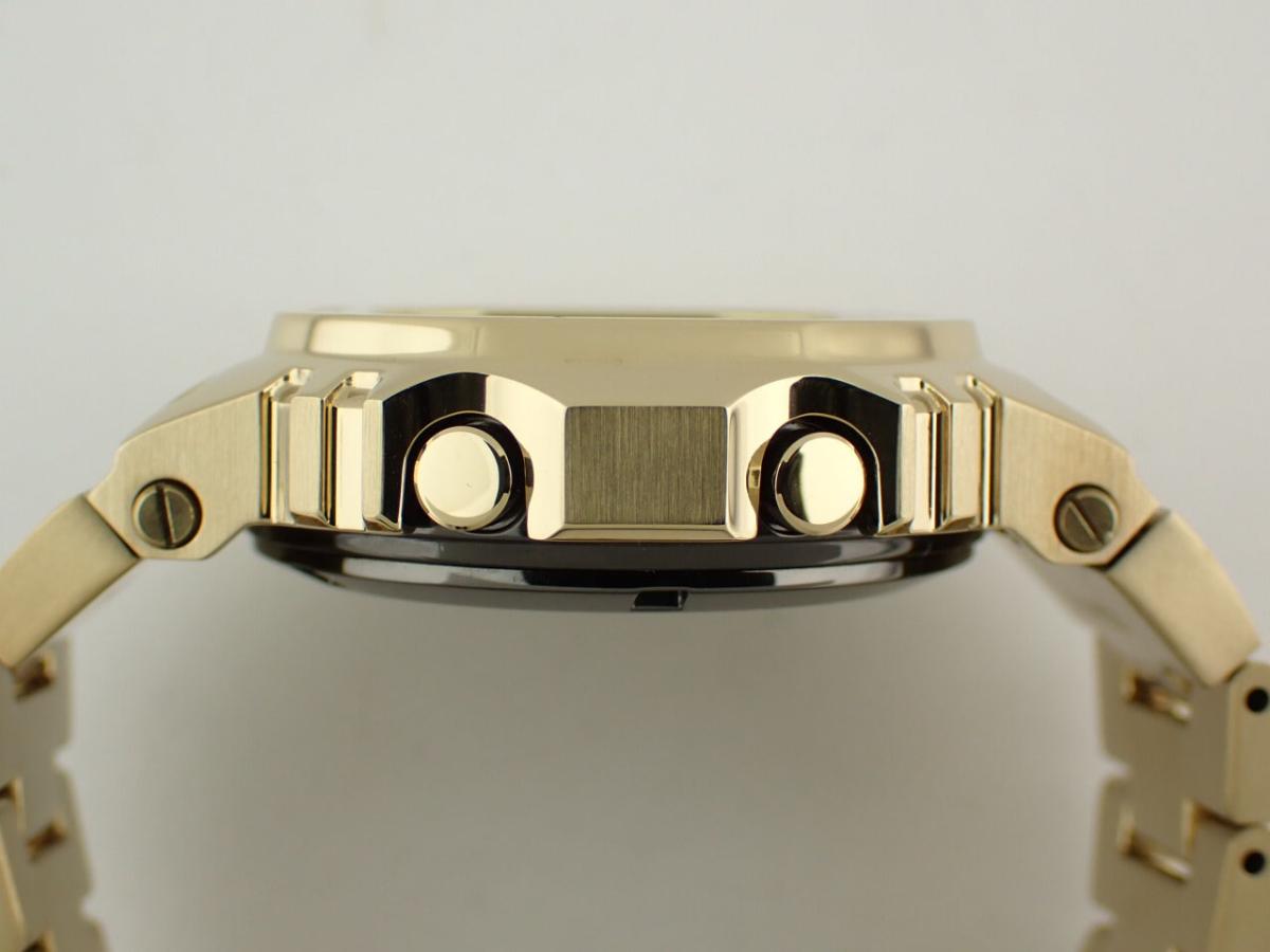 カシオ G-SHOCK GMW-B5000GD-9JF リューズ横