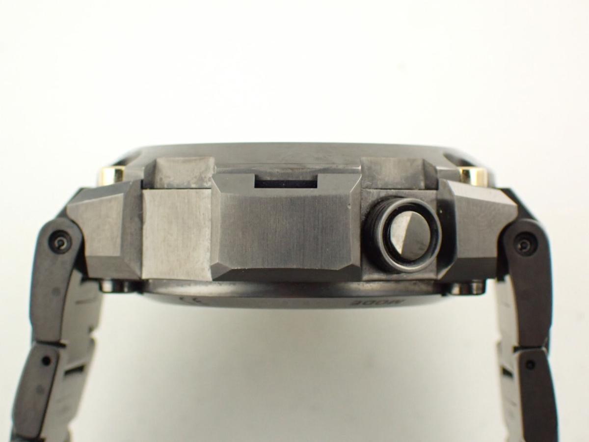 カシオ G-SHOCK MRG-B2000B-1AJR 横