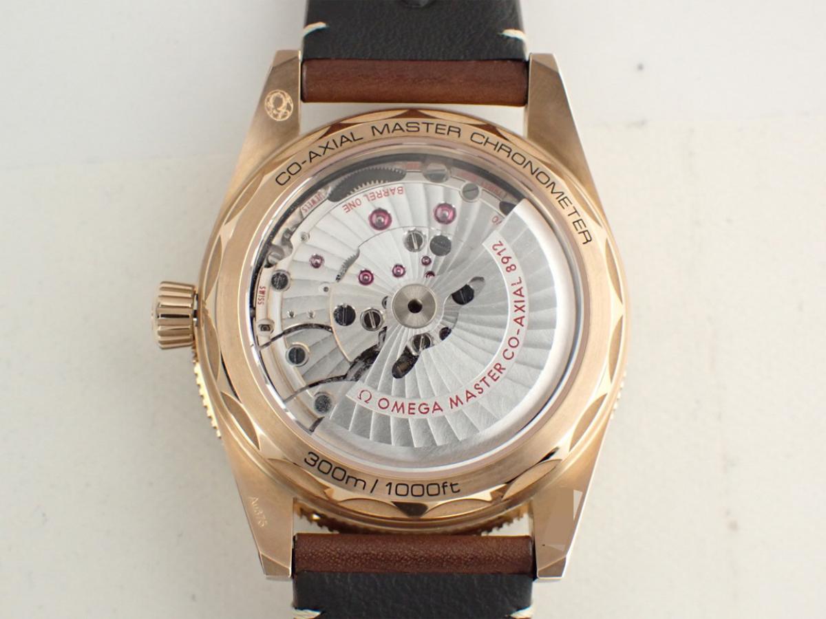 オメガ シーマスター 234.92.41.21.10.001 裏ぶた