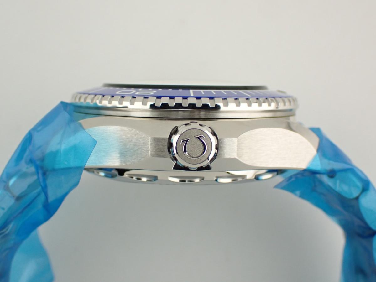 オメガ シーマスタープラネットオーシャン 215.30.46.21.04.001 リューズ横