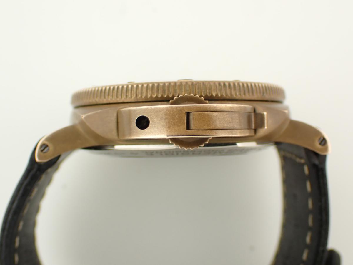 パネライ サブマーシブル PAM00968 リューズ横