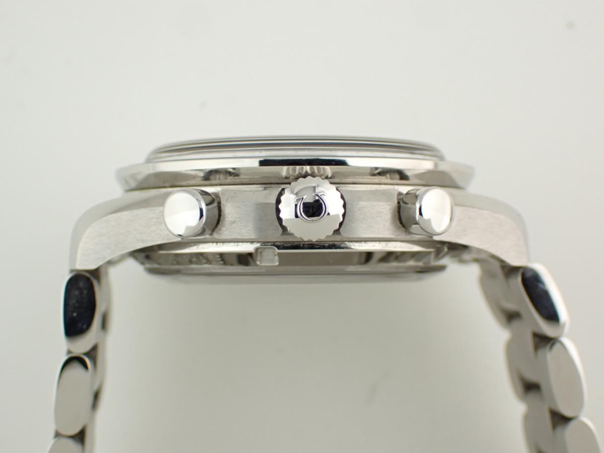 オメガ スピードマスター 304.33.44.52.03.001 リューズ横