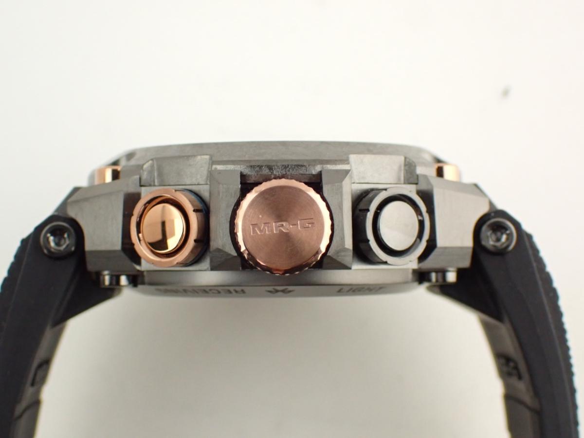 カシオ G-SHOCK MRG-B2000R-1AJR リューズ横