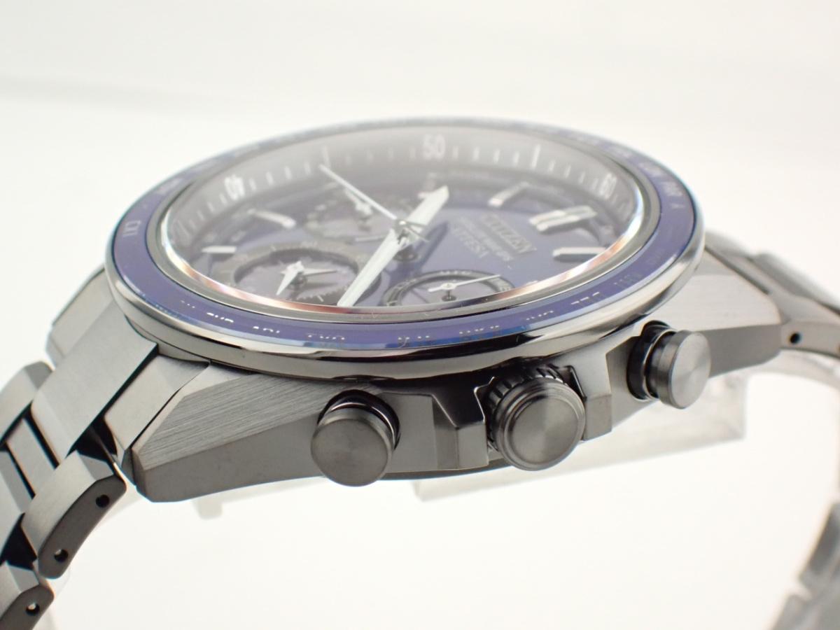 シチズン アテッサ CC4059-64L ベゼル