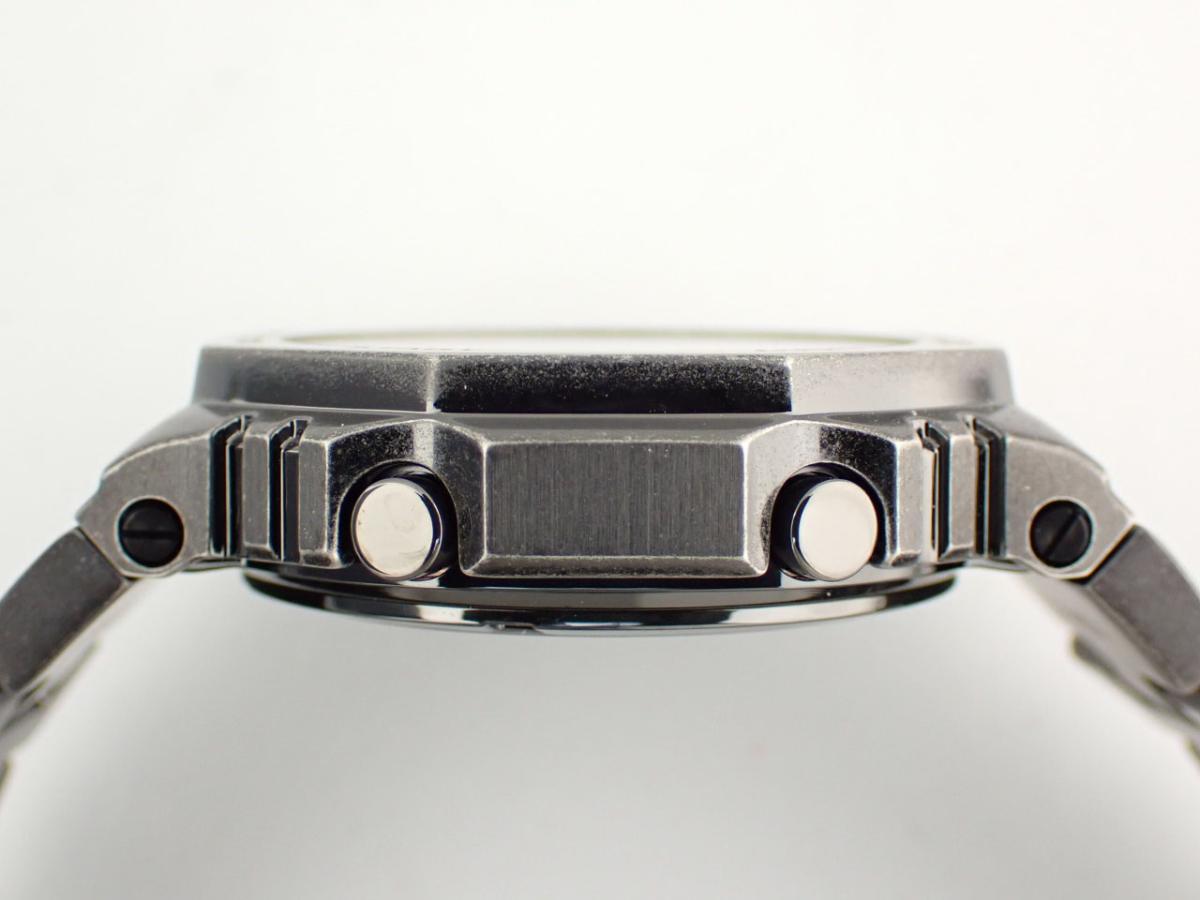 カシオ G-SHOCK GM-B2100VF-1AJR リューズ横