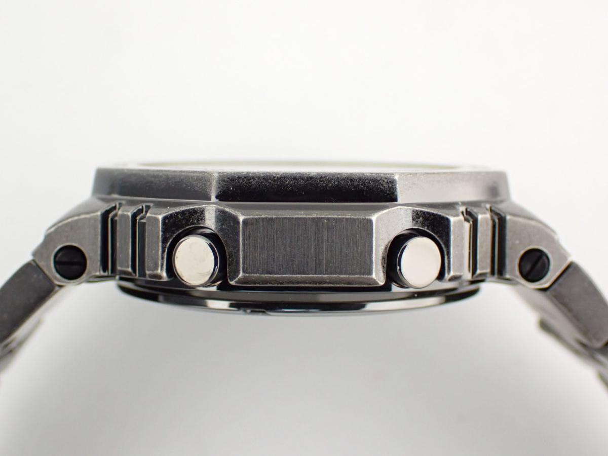 カシオ G-SHOCK GM-B2100VF-1AJR 横