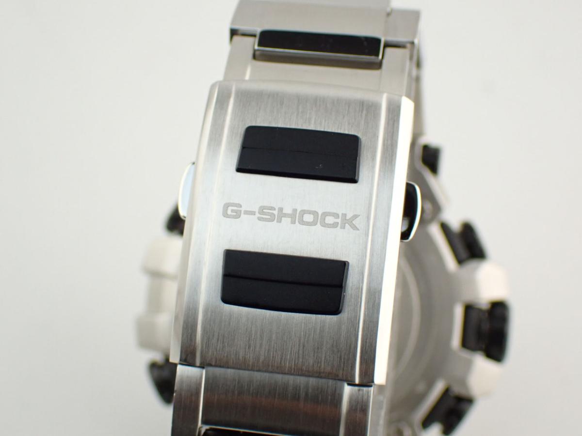 カシオ G-SHOCK MTG-B3000D-1AJF ブレスバックル・ベルト