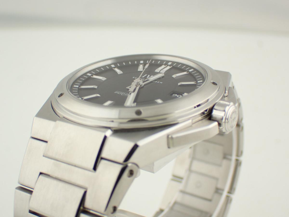 IWC インヂュニア IW323902 ベゼル