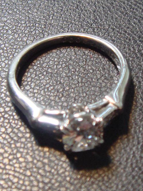 ハリーウィンストン ジュエリー リング リング 075カラットダイヤモンド(中古)高価買取事例