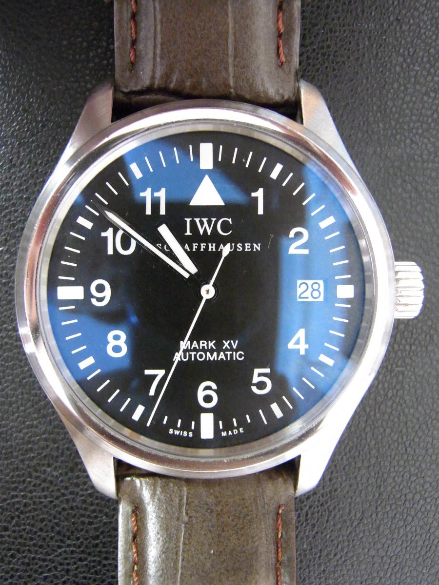 IWC パイロットウォッチ IW325301 ブラックアラビア文字盤　日付表示 マーク15 3253-001  ブラックレザーストラップ(中古)高価買取事例