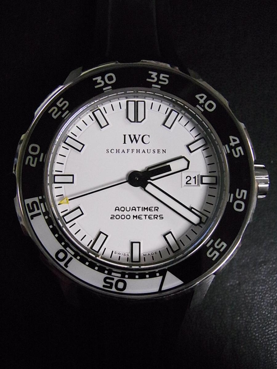 IWC アクアタイマー IW356806 ホワイト夜光塗料文字盤　日付表示 2000m防水 4mmベゼル クイック装着型(中古)高価買取事例