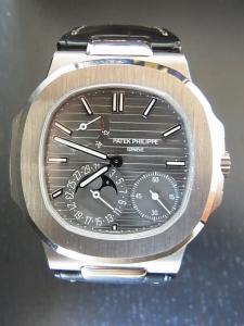 パテックフィリップ ノーチラス 5712G-001 2013年購入の新品・未使用品 日本正規品　箱・保証書全て有り