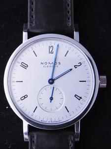 ノモス タンジェントスポーツ TS1A1S2 目立ったキズも少ない状態 ノモス正規保証書、箱