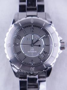 シャネル J12 H2979 中古 内箱 外箱 保証書 余りコマ2つ