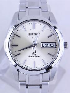 グランドセイコー 9Fクォーツ SBGT035 美品中古 内箱 外箱 保証書 余りコマ2つ