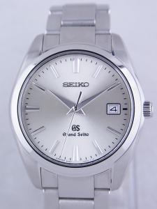 グランドセイコー 9Fクォーツ SBGX063 時計全体に細かなスクラッチが散見できるが割と綺麗な中古 内箱 外箱