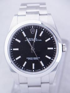 ロレックス オイスターパーペチュアル 114300 少しキズありその他は綺麗な状態 内箱 外箱 保証書