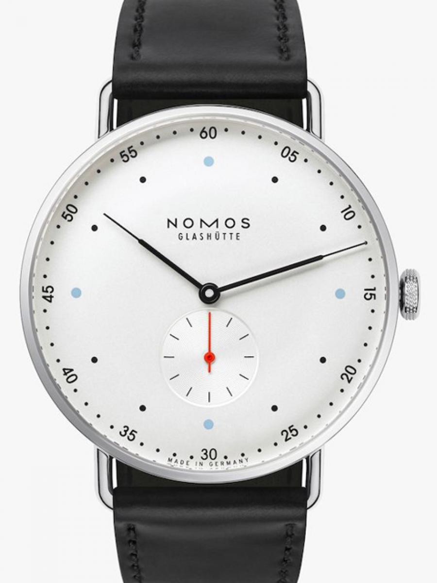 ノモス メトロ MT1A4W1 ホワイト 1109番  アルファ 超薄型ケース エンパイアステート針 スモールセコンド シースルーバック コードバン メンズ　サファイヤクリスタル　革ストラップ　ダイヤモンドローレット加工(新品未使用)