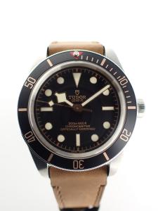 チューダー ブラックベイ 79030N 中古、傷あり 内箱、外箱、保証書