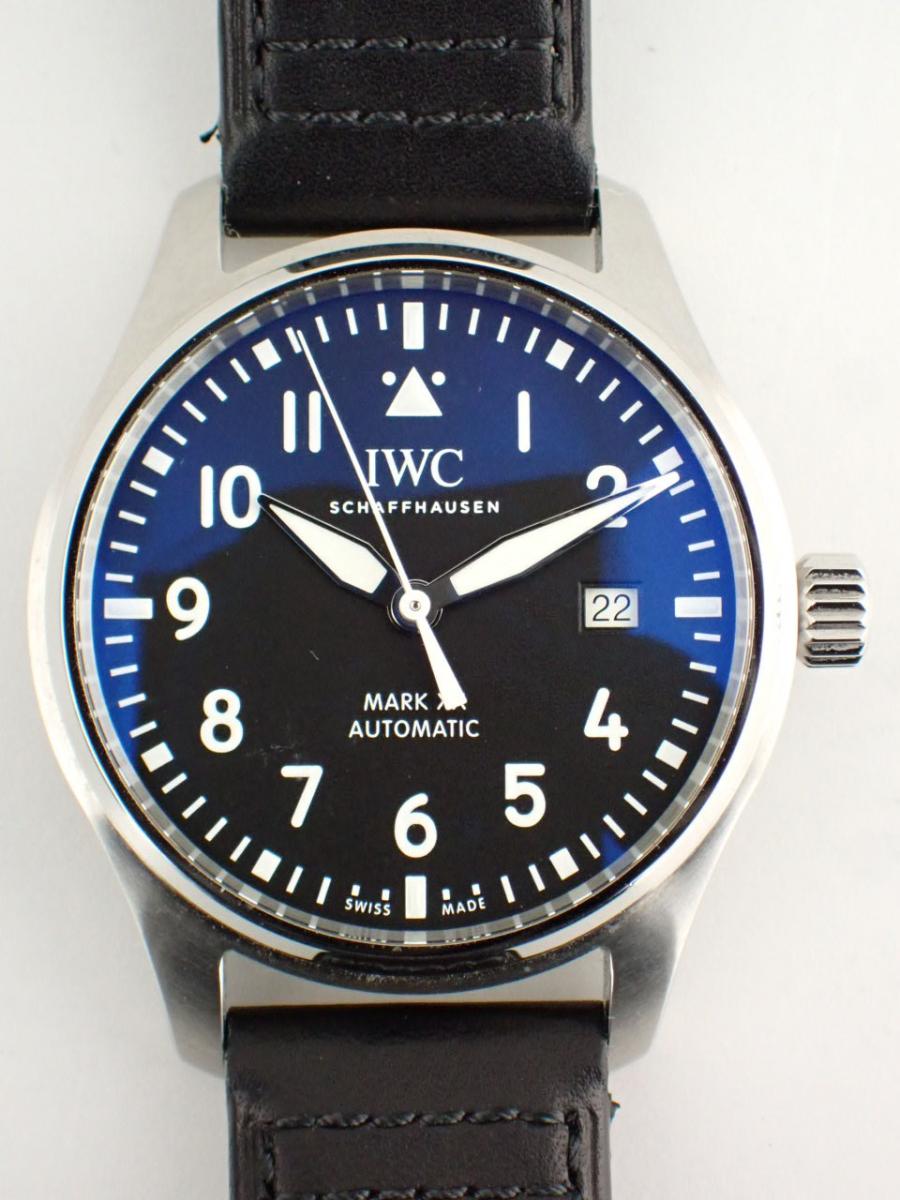 IWC パイロットウォッチ IW328201 ブラック 40mm、デイト、カーフスキンベルト(AAA※試着のみのほぼ未使用)