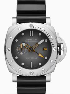 パネライ サブマーシブル PAM01323 新品未使用 内箱 外箱 保証書