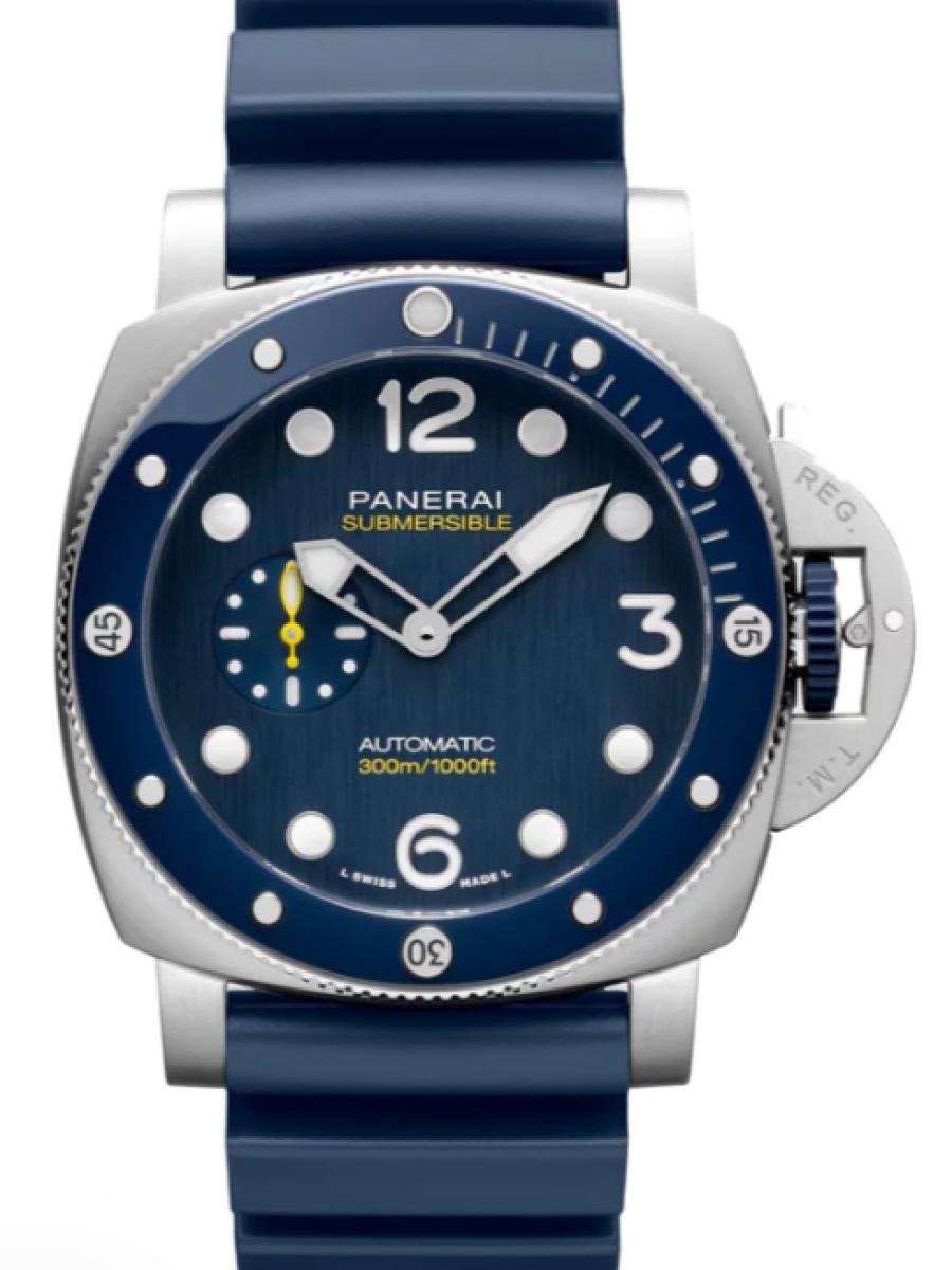 パネライ サブマーシブル PAM01676 ブルー 2025年新作モデル　サブマーシブル クアランタクアトロ マイク・ホーン　ブルーダイヤル　スモールセコンド メンズ　キャリバーP.900　パワーリザーブ3日間　カウッチュー ダークブルー(新品未使用)