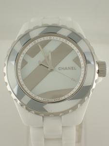 シャネル J12 H5582 A※きれいな中古 内箱、外箱、保証書、コマ