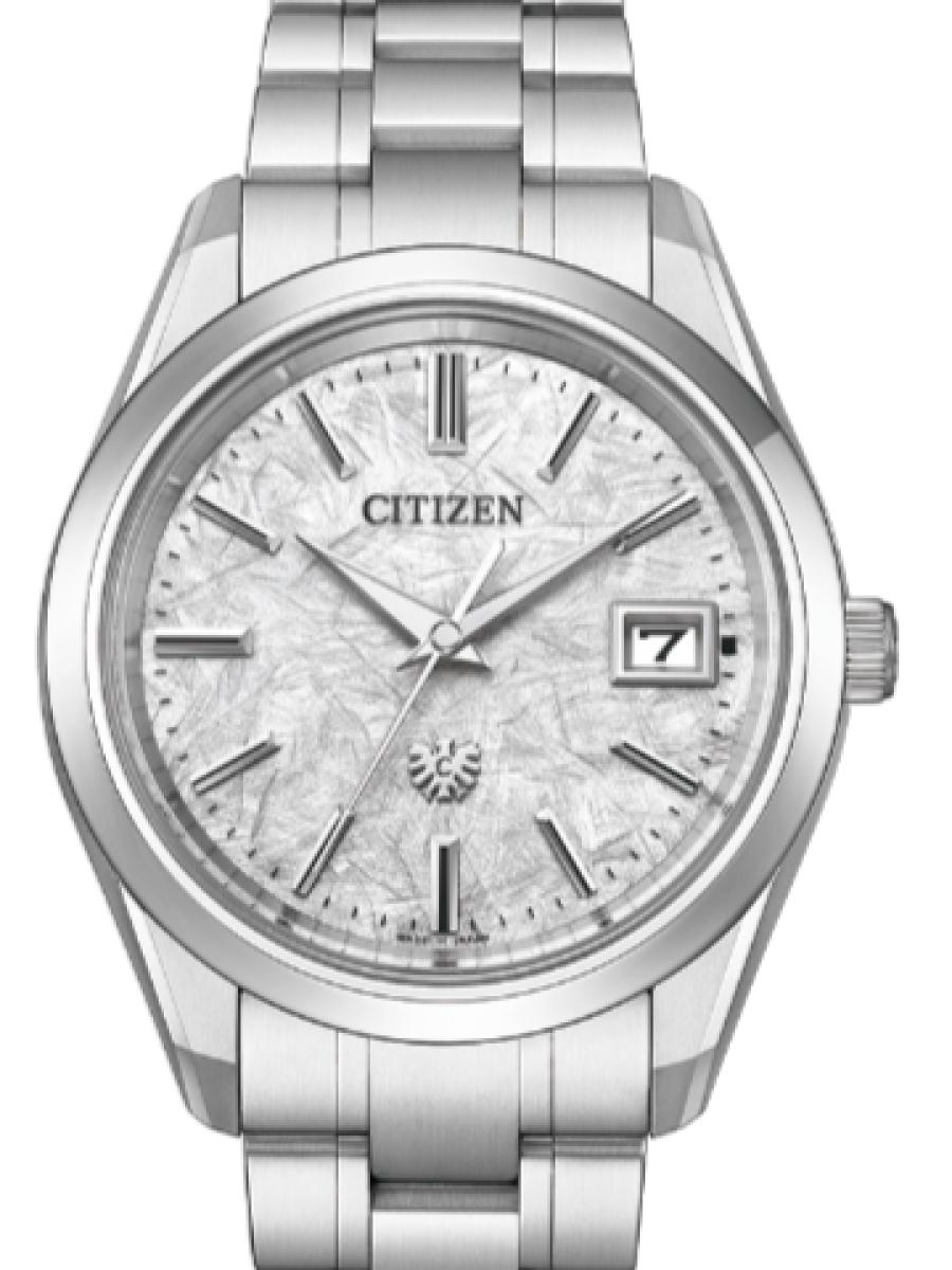 シチズン ザ・シチズン AQ4100-57B シルバー メタリック塗装　イーグルモチーフ　デイト表示 ユニセックス　メンズ　38.3mm　キャリバーNo. A060(新品未使用)