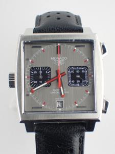 タグホイヤー モナコ CAW211B-FC6241 A※傷あり中古 内箱、外箱、保証書