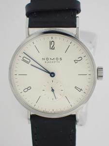 ノモス タンゴマット TN1E1W2