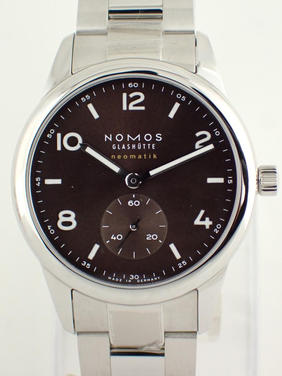 ノモス クラブ NM760 ダークブラウン 39.5mm、スモールセコンド、メンズ(UNS※新品、裏蓋展示キズ有り)