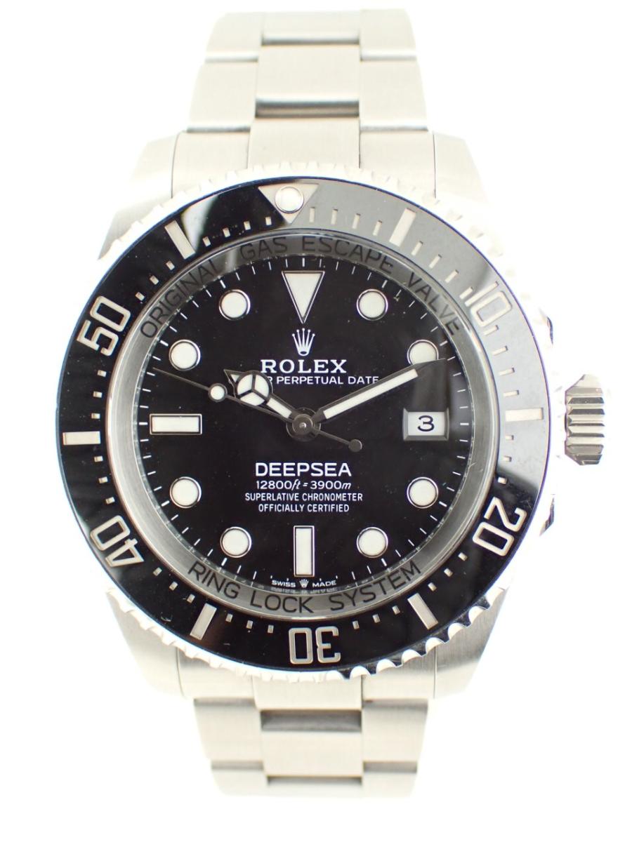 ロレックス ディープシー 136660 ブラック ブラックダイヤル　デイト表示 メンズ　44mm　キャリバー3235　パワーリザーブ70時間　3900m防水(A※中古)