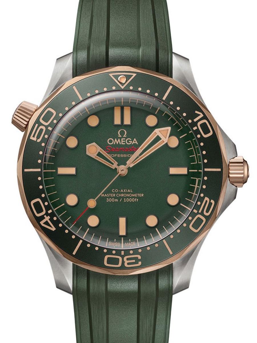 オメガ シーマスター 210.92.42.20.10.001 グリーン シーマスターダイバー300M  グリーンダイヤル  クロノ メンズ　42mm　キャリバ﻿ー オメガ 880﻿6　パワーリザー﻿ブ 55時﻿間　シースルーバック　ラバーベルト(新品未使用)